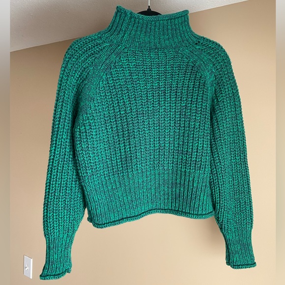 Forever 21 Cropped Chunky Knit Sweater - Picture 2 of 7